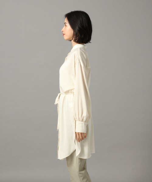 LOWRYS FARM（ローリーズファーム）の「サテンチュニックシャツ　870144（シャツ/ブラウス・レディース・チャコールグレー/アイボリー・FREE）」の4枚目の写真