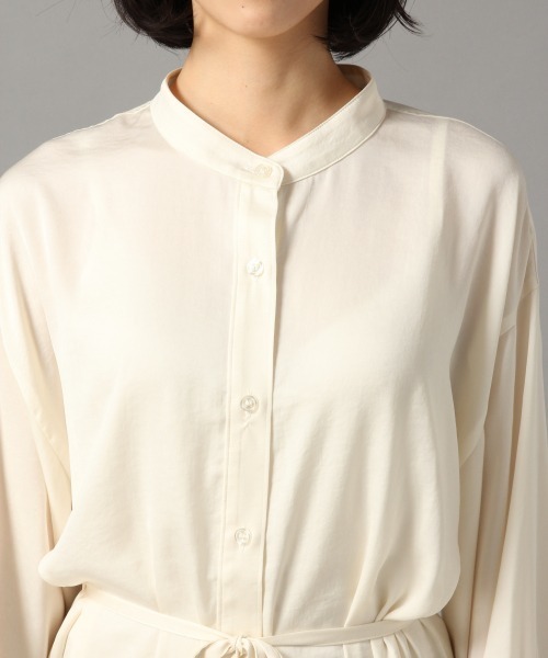 LOWRYS FARM（ローリーズファーム）の「サテンチュニックシャツ　870144（シャツ/ブラウス・レディース・チャコールグレー/アイボリー・FREE）」の6枚目の写真