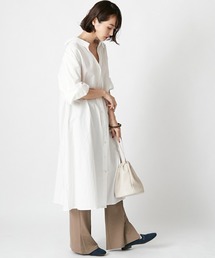 ピンタックサイドベンツスリット入りフレアパンツ