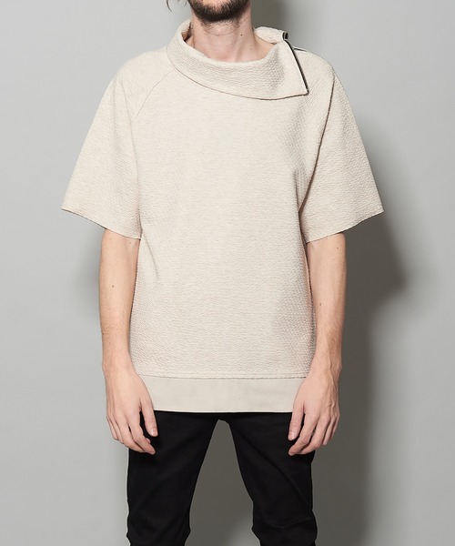 NO ID.（ノーアイディ）の「オフタートル5分袖ZIP-PO（Tシャツ/カットソー・メンズ・ブラック/ベージュ/ライトベージュ・1/2）」の4枚目の写真