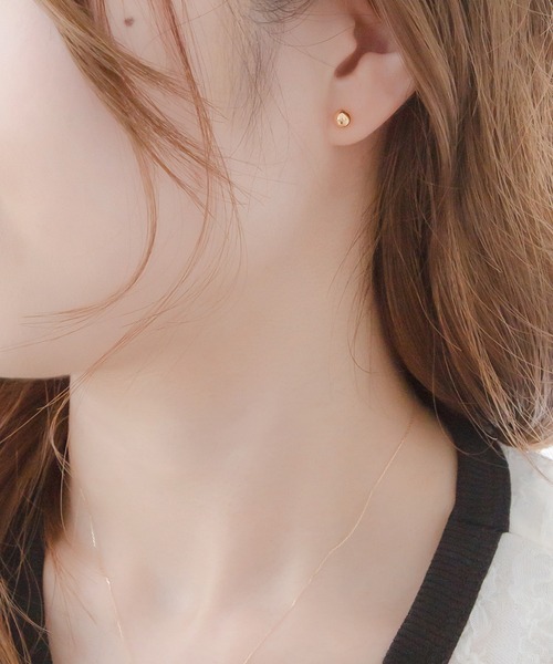 ESTELLE(エステール)の「K18 イエローゴールド ピアス (5mm) ESTELLE/エステール(ピアス(両耳用)・レディース・イエローゴールド・-)」の7枚目の写真
