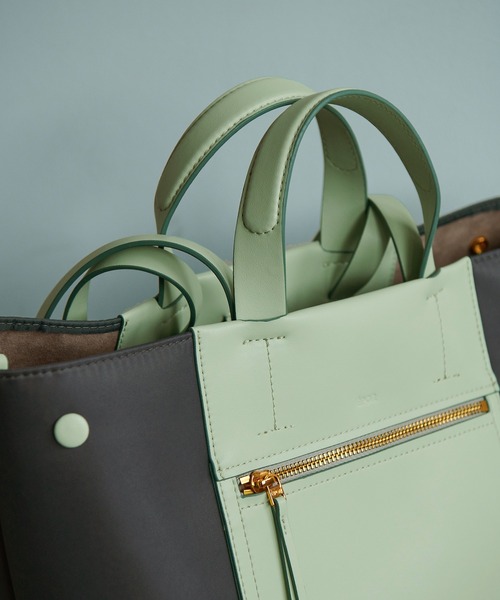 E'POR(エポール)の「【E’POR】【A4対応】【撥水/雨の日】D BAG Large(ハンドバッグ・レディース・ブラック/チャコールグレー/キナリ/ベージュ/ブラック系その他/カーキ/キャメル・FREE)」の15枚目の写真