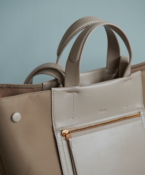 E'POR(エポール)の「【E’POR】【A4対応】【撥水/雨の日】D BAG Large(ハンドバッグ・レディース・ブラック/チャコールグレー/キナリ/ベージュ/ブラック系その他/カーキ/キャメル・FREE)」の8枚目の写真