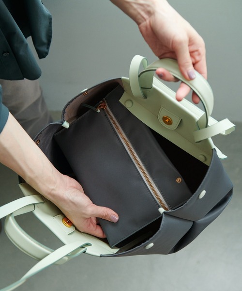 E'POR(エポール)の「【E’POR】【A4対応】【撥水/雨の日】D BAG Large(ハンドバッグ・レディース・ブラック/チャコールグレー/キナリ/ベージュ/ブラック系その他/カーキ/キャメル・FREE)」の10枚目の写真