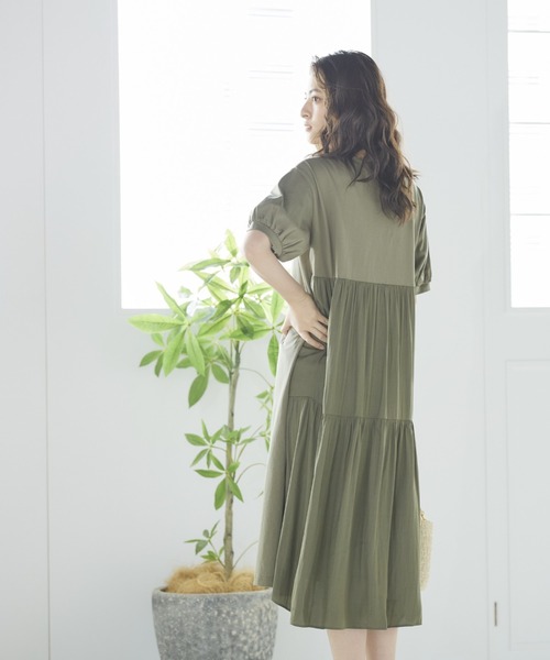 LIPSTAR（リップスター）の「バック布帛ティアードワンピース（ワンピース・レディース・ブラック/ベージュ/カーキ・M）」の3枚目の写真