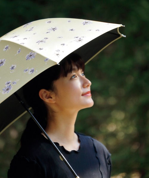 Dita（ディータ）の「【晴雨兼用傘】PUフローラルプリント 日傘（長傘・レディース・サックスブルー/レモンイエロー/ホワイト・FREE）」の8枚目の写真
