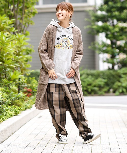 チチカカ（チチカカ）の「スリットニットロング　カーディガン（カーディガン/ボレロ・レディース・ベージュ/カーキ/ピンク・FREE）」の4枚目の写真