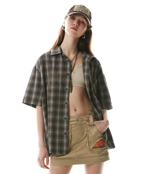 CELT&COBRA★入手困難★希少サイズL★格子チェック ウール長袖シャツ 黒 B.C STOCK（ベーセーストック）の「アイレット刺繍クロップ丈