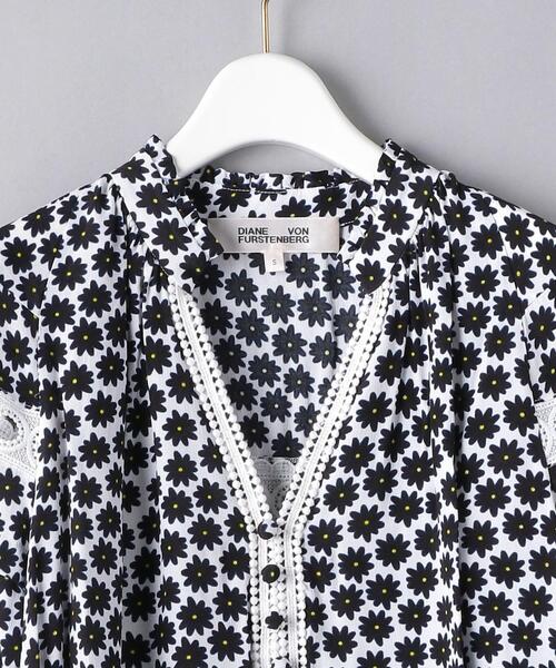DIANE von FURSTENBERG(ダイアンフォンファステンバーグ)の「<DIANE von FURSTENBERG(ダイアン フォン ファステンバーグ)>デイジー ドット カフタン ■■■(ワンピース・レディース・ブラック・X-SMALL/SMALL)」の3枚目の写真