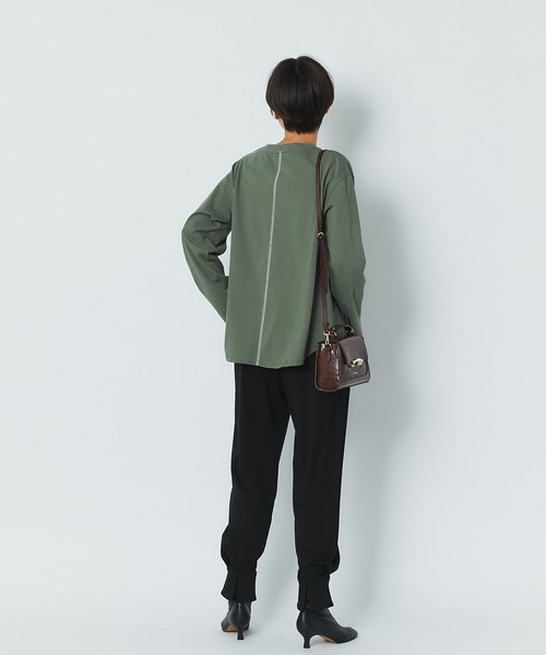 un dix cors（アンディコール）の「ヴィンテージライクな大人トレーナー　ロゴプルオーバーカットソー（Tシャツ/カットソー・レディース・チャコールグレー/カーキ/アイボリー・FREE）」の9枚目の写真