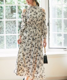 tocco closet | プチフリル×シャーリングショルダー開きモノトーンフラワープリントワンピース(ワンピース)