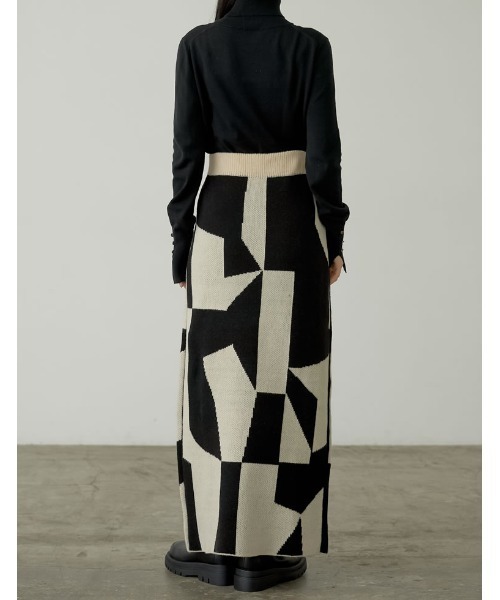 Re:EDIT(リエディ)の「ジオメトリックニットタイトスカート(スカート・レディース・ブラウン/アイボリー・MEDIUM/SHORT/LARGE)」の10枚目の写真