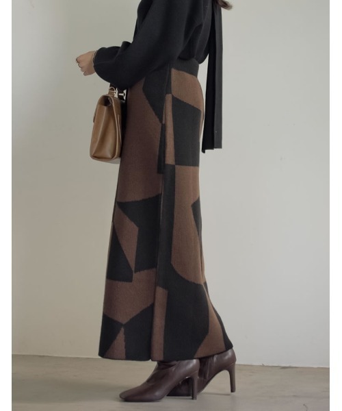 Re:EDIT(リエディ)の「ジオメトリックニットタイトスカート(スカート・レディース・ブラウン/アイボリー・MEDIUM/SHORT/LARGE)」の12枚目の写真