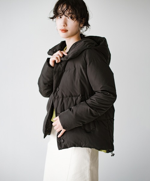 haco!(ハコ)の「カジュアル過ぎずにあったかくて大人にちょうどいい!撥水&お家で洗えるリサイクルダウンコート by que made me(ダウンジャケット/コート・レディース・ブラック・SMALL/MEDIUM/LARGE/X-LARGE)」の11枚目の写真