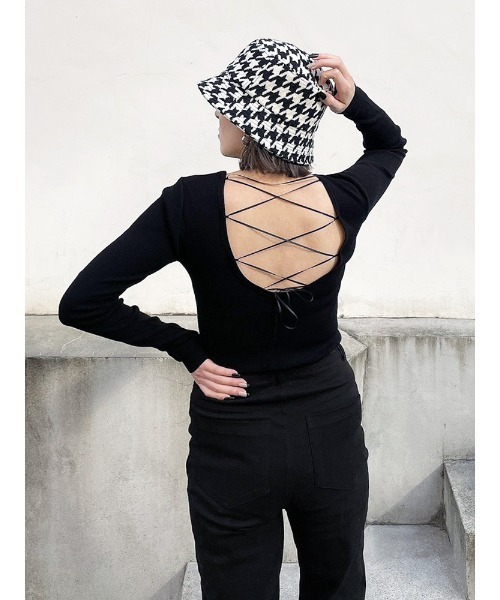 ENVYM（アンビー）の「タイバックＫＮＩＴ（ニット/セーター・レディース・ブラック/ホワイト/ベージュ・FREE）」の2枚目の写真