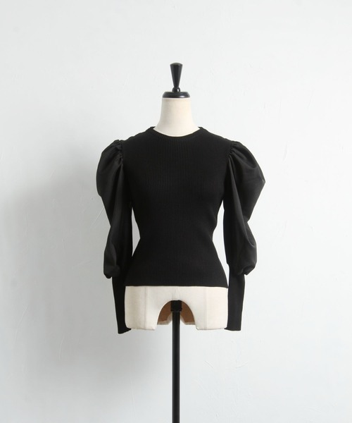 tocco closet（トッコ　クローゼット）の「パワーショルダー切り替えリブニットプルオーバー（ニット/セーター・レディース・ホワイト/ブラック・M）」の8枚目の写真