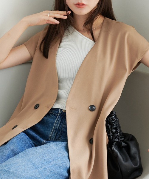 ECRIRE（エクリール）の「【TOMOコラボ】サイドスリットロングジレベスト（ワンピース・レディース・ブラック/ベージュ/ライトグリーン/モカ・M/L）」の3枚目の写真