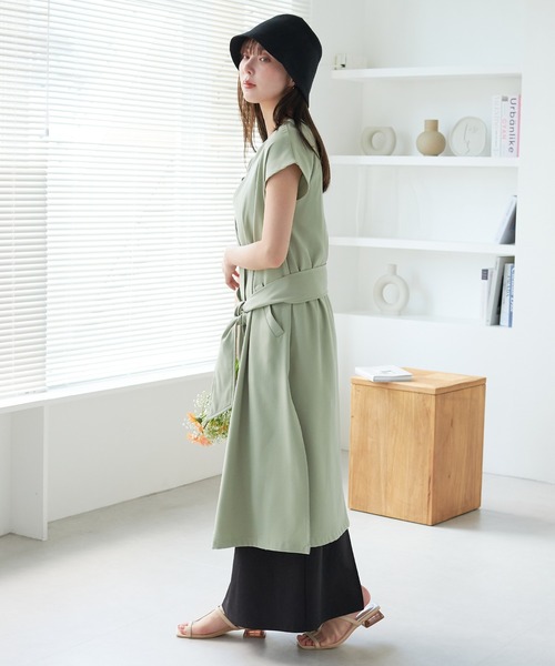 ECRIRE（エクリール）の「【TOMOコラボ】サイドスリットロングジレベスト（ワンピース・レディース・ブラック/ベージュ/ライトグリーン/モカ・M/L）」の17枚目の写真