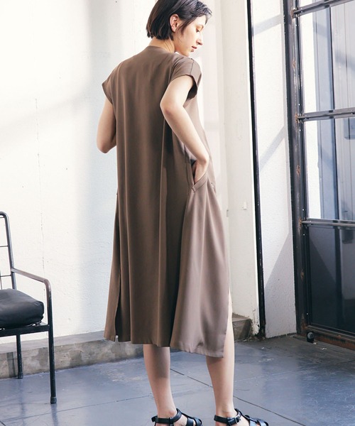 ECRIRE（エクリール）の「【TOMOコラボ】サイドスリットロングジレベスト（ワンピース・レディース・ブラック/ベージュ/ライトグリーン/モカ・M/L）」の6枚目の写真