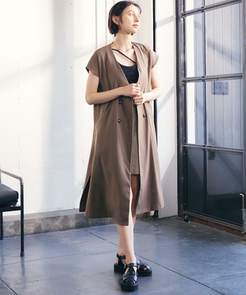 ECRIRE（エクリール）の「【TOMOコラボ】サイドスリットロングジレベスト（ワンピース・レディース・ブラック/ベージュ/ライトグリーン/モカ・M/L）」の10枚目の写真