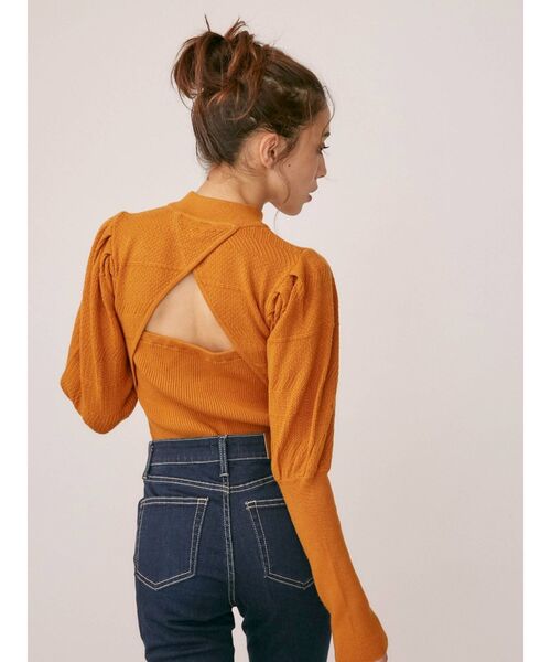EVRIS（エヴリス）の「バックオープンパフスリーブニットトップス（ニット/セーター・レディース・ブラック/オレンジ/ブルー・FREE）」の7枚目の写真