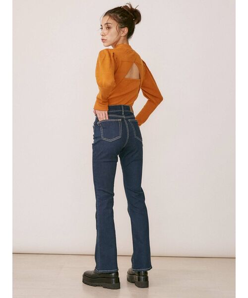 EVRIS（エヴリス）の「バックオープンパフスリーブニットトップス（ニット/セーター・レディース・ブラック/オレンジ/ブルー・FREE）」の9枚目の写真