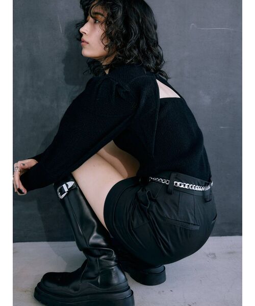 EVRIS（エヴリス）の「バックオープンパフスリーブニットトップス（ニット/セーター・レディース・ブラック/オレンジ/ブルー・FREE）」の11枚目の写真