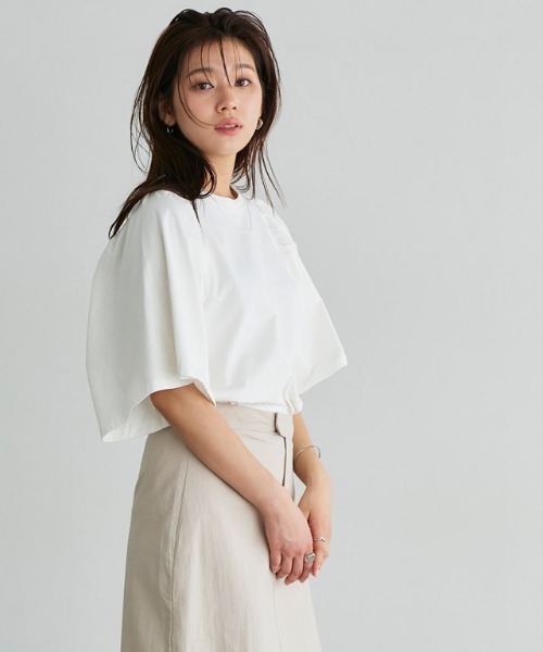 Pierrot（ピエロ）の「ギャザースリーブTシャツ（Tシャツ/カットソー・レディース・ブラック/オフホワイト/サンドベージュ/ラベンダー/ブルー系その他/イエロー系その他/オレンジ系その他/チャコール/テラコッタ/ブラウン/ネイビー/ブルー/グレー系その他/ライトピンク/ブルー系その他2・M/L）」の22枚目の写真