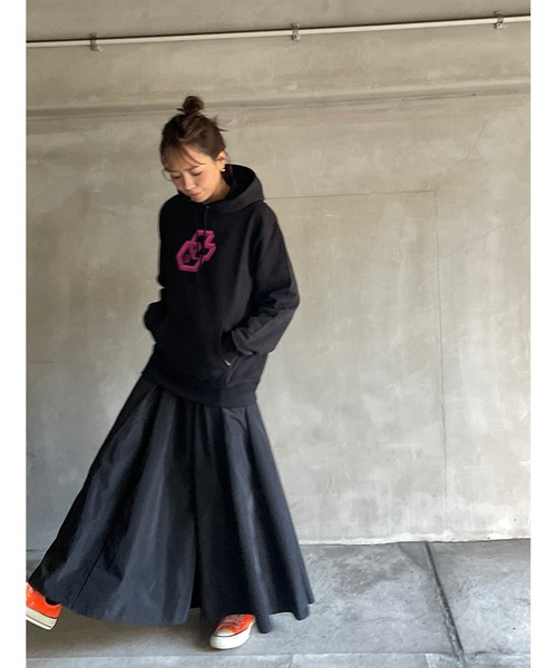 ulu（ウル）の「Volume shaka longflare skirt（スカート・レディース・ブラック・FREE）」の5枚目の写真