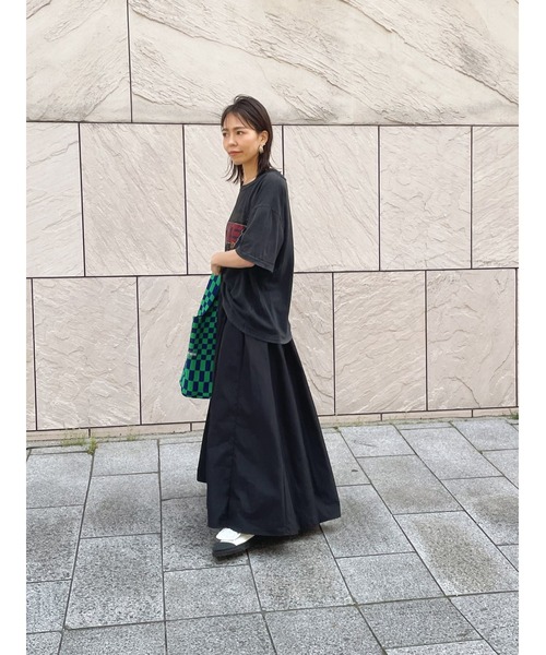 ulu（ウル）の「Volume shaka longflare skirt（スカート・レディース・ブラック・FREE）」の2枚目の写真