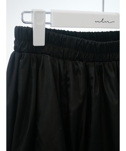 ulu（ウル）の「Volume shaka longflare skirt（スカート・レディース・ブラック・FREE）」の4枚目の写真