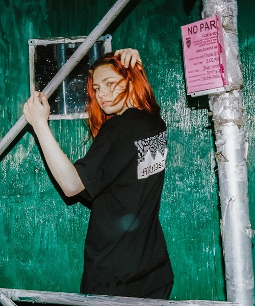 MANASTASH（マナスタッシュ）の「MANASTASH N.A.U/マナスタッシュエヌエーユー　GANG LOGO TEE ギャングロゴティー（Tシャツ/カットソー・メンズ・バーガンディー/ホワイト/ブラック・MEDIUM/LARGE/X-LARGE）」の17枚目の写真