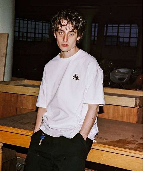 MANASTASH（マナスタッシュ）の「MANASTASH N.A.U/マナスタッシュエヌエーユー　GANG LOGO TEE ギャングロゴティー（Tシャツ/カットソー・メンズ・バーガンディー/ホワイト/ブラック・MEDIUM/LARGE/X-LARGE）」の10枚目の写真