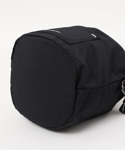 Champion（チャンピオン）の「Champion グロー  ショルダーバッグ 巾着型 67412（ショルダーバッグ・レディース・ブラック/ベージュ/グレー・FREE）」の5枚目の写真