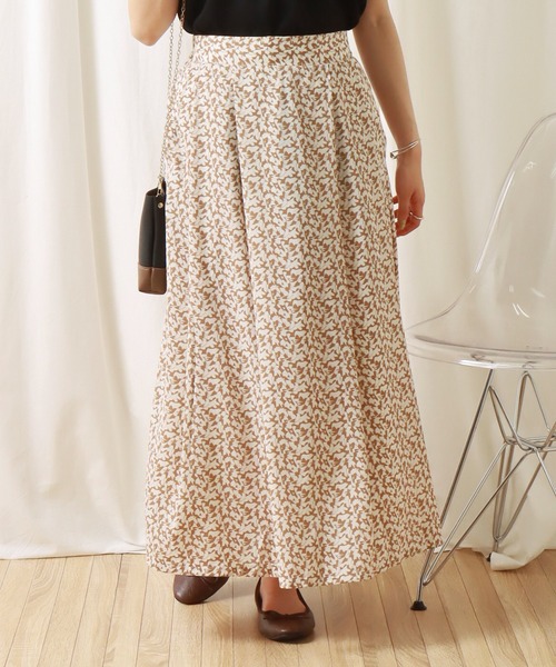 libelle more（リベル モア）の「デシン花柄タックフレアースカート（スカート・レディース・グリーン/ブラック/ベージュ・M）」の15枚目の写真