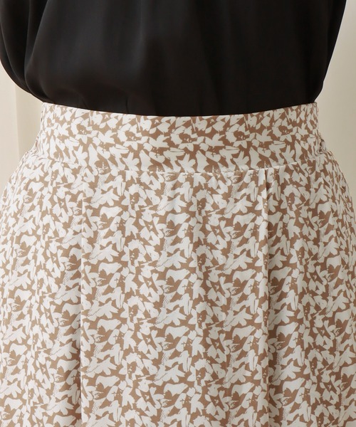 libelle more（リベル モア）の「デシン花柄タックフレアースカート（スカート・レディース・グリーン/ブラック/ベージュ・M）」の9枚目の写真