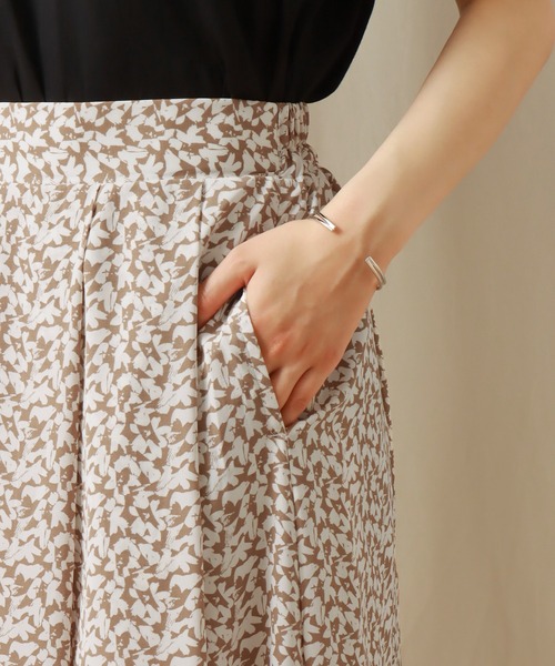 libelle more（リベル モア）の「デシン花柄タックフレアースカート（スカート・レディース・グリーン/ブラック/ベージュ・M）」の22枚目の写真