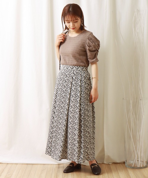 libelle more（リベル モア）の「デシン花柄タックフレアースカート（スカート・レディース・グリーン/ブラック/ベージュ・M）」の7枚目の写真