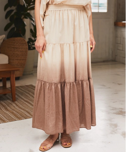 earth music&ecology(アースミュージックアンドエコロジー)の「段染めティアードスカート(スカート・レディース・ベージュ/ブルーグリーン・FREE)」の1枚目の写真