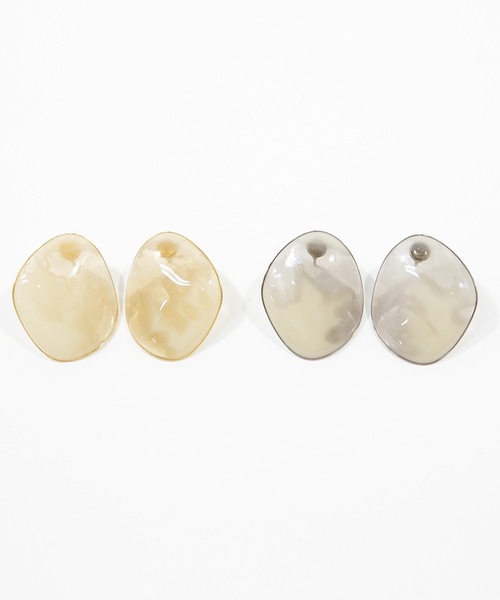 The Rule(ザルール)の「The Rule ザルール:Horn stud pierced earring:マーブル オーバルフォルムスタッドピアス(ピアス(両耳用)・レディース・ベージュ/グレー・FREE)」の5枚目の写真