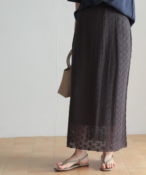URBAN RESEARCH DOORS（アーバンリサーチドアーズ）の「『セットアップ対応』 透かし柄ニットスカート（スカート・レディース・チャコールグレー/カーキ・MEDIUM）」の15枚目の写真