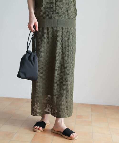 URBAN RESEARCH DOORS（アーバンリサーチドアーズ）の「『セットアップ対応』 透かし柄ニットスカート（スカート・レディース・チャコールグレー/カーキ・MEDIUM）」の6枚目の写真