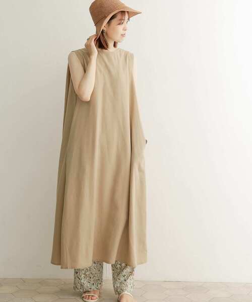 URBAN RESEARCH DOORS（アーバンリサーチドアーズ）の「ショルダータックフレアワンピース（ワンピース・レディース・ベージュ/カーキ/オレンジ系その他・MEDIUM）」の2枚目の写真