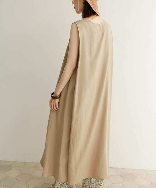 URBAN RESEARCH DOORS（アーバンリサーチドアーズ）の「ショルダータックフレアワンピース（ワンピース・レディース・ベージュ/カーキ/オレンジ系その他・MEDIUM）」の10枚目の写真