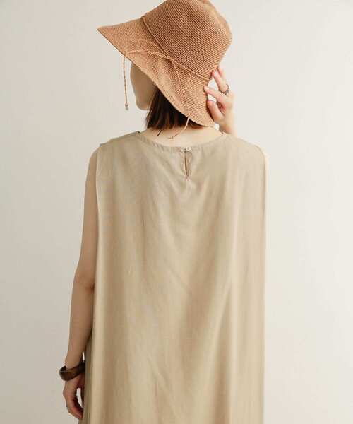 URBAN RESEARCH DOORS（アーバンリサーチドアーズ）の「ショルダータックフレアワンピース（ワンピース・レディース・ベージュ/カーキ/オレンジ系その他・MEDIUM）」の15枚目の写真