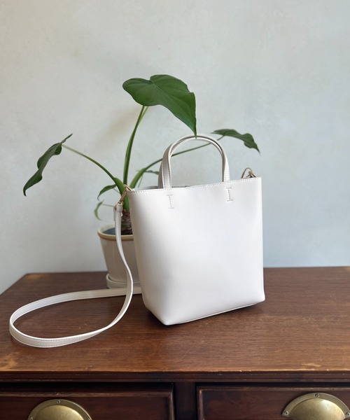 Chez toi(シェトワ)の「ミディーショルダー(ショルダーバッグ・レディース・ライトグレー/ブラック/アイボリー/グリーン系その他/ピンク系その他/モカ/グリーン・FREE)」の2枚目の写真