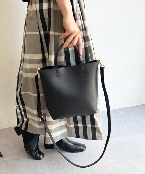 Chez toi(シェトワ)の「ミディーショルダー(ショルダーバッグ・レディース・ライトグレー/ブラック/アイボリー/グリーン系その他/ピンク系その他/モカ/グリーン・FREE)」の3枚目の写真