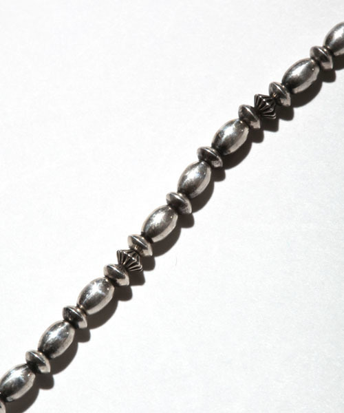 SABLE CLUTCH（セーブルクラッチ）の「シルバービーズロングネックレス＆ブレスレット - Atease x セーブルクラッチ（ネックレス・メンズ・シルバー・FREE）」の3枚目の写真