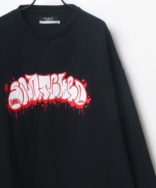 Lazar(ラザル)の「Graffiti Logo オーバーサイズ 裏起毛 グラフィティ タギングロゴ ワッペン刺繍 スウェット レディース メンズ トレーナー(スウェット・メンズ・ダークグリーン/ブラック/ホワイト/パープル・M/L)」の2枚目の写真