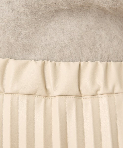 OUVRAGE CLASSE（ウヴラージュクラス）の「エコレザーアコーディオンプリーツスカート（スカート・レディース・ブラック/アイボリー/ベージュ・FREE）」の8枚目の写真